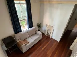 Burwood quiet share stay