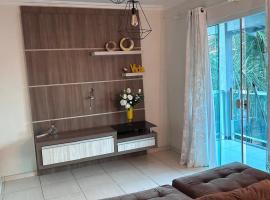 Casa mobiliada com piscina e ar condicionado, hotel v mestu Itajaí