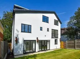 Charming Holiday House Retreat in Wolverhampton City Center