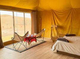 Le Pacha Luxury Desert Camp - Mhamid Sahara Activities, viešbutis mieste Mhamidas