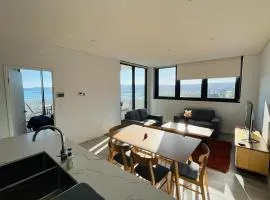 Luxury in the Sky - Modern Gosford Apartment
