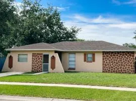 Charming Modern Valrico Getaway - Pets Welcome