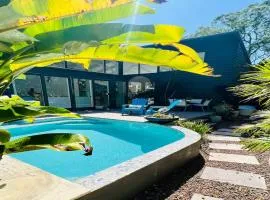Luxury Pearl Beach House with Private Mineral Pool, Yoga Deck & Fire Pit