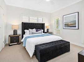 Oceanview Luxe Retreat with Pool & Spa, Hotel in Dunmore