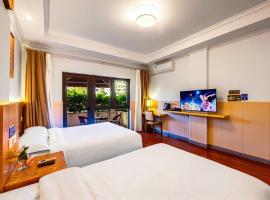 Shanghai Madi Hotel - 24-hour free airport pick-up and drop-off Airport, 24-hour professional butler service, spacious room layout with great sense of space, complete kitchen facilities, relaxing spa massage service、上海市のホテル