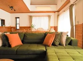 Seto Mori Lodge 15-minute drive to Ghibli Park,1 train to the dome,a wooden house with a skylight