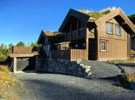 Family Cabin With Terraces And Mountain Views