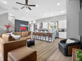Urban EaDo Retreat - 3BR Townhome w Deck
