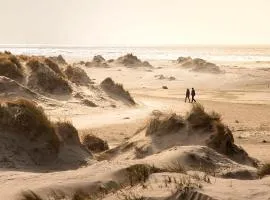 Beach Access Holiday Home in Hornbaek