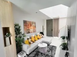 COMFORTABLE RENOVATED 2BR TownHouse5 MonkeyHill