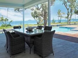 Solace Dream Beachfront Escape