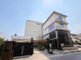 The Grand Imperial, hotel a prop de Aeroport internacional de Don Mueang, a Ban Song Hong