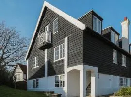 Ogilvie Lodge