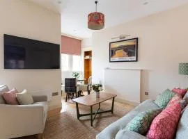 Tree House - Uk7556