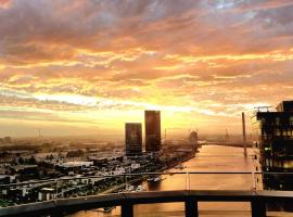 Melbourne Lifestyle Apartments - Best Views on Collins, hotel z bazenom v Melbournu