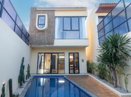 Villa Aloha, hotel u gradu 'Cipanas'