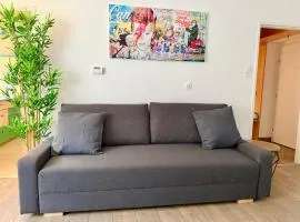 Stylish Apartment Near Airport & Train Station