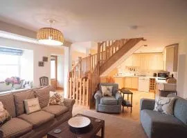 Steading Cottage - Ukc5957