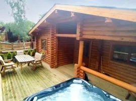 Gingerbread Log Cabin- Uk3477