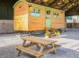 Shepherds Hut At Northcombe Farm