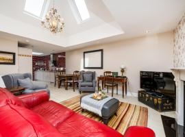 The Courtyard Apartment - Ukc6965, hotel di Panbride