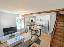 La Tour - Appartement rénové, calme et confortable, hotel a Vertrieu