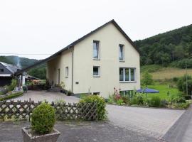 Apartment with terrace and view, cheap hotel in Merschbach