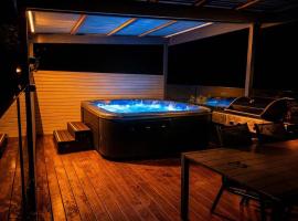 The Grandview Retreat, Riverside Farmstay Escape, hotel v destinácii Noojee