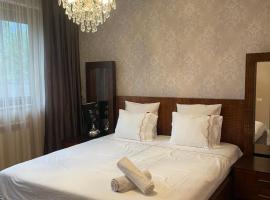 ROOM IN A PRIVATE HOUSE - 5min from THERME & AIRPORT, hotel din Corbeanca