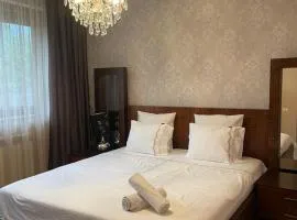 ROOM IN A PRIVATE HOUSE - 5min from THERME & AIRPORT