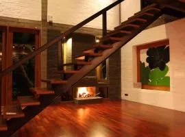 Modern Rustic n Unique Omega Villa - Lembang