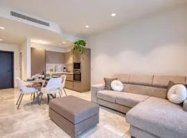 New to the matket - 19th floor apt in the prestigious Mercury Tower by SF HOMES