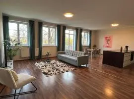 Grand Suite - Perfekt für 6! Küche Parken WLAN