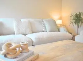 Luxurious Amberley House I Near Goodwood Events I With Garden & Parking