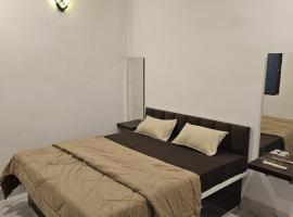 SHARDA PALACE Deoghar، فندق في دوغار