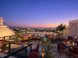 Swaroop Vilas - Lake Facing Boutique Hotel, hotell i Udaipur