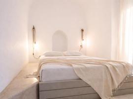 Kampanario Luxury Two-Bedroom Villa with Private Jacuzzi, hotel de golf a Megalokhori