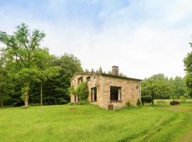 Sunny holiday home in Stavelot, majake sihtkohas Houvegné