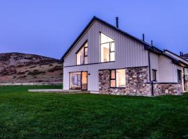 Porthdinllaen by Together Travel - Luxury 5-Bed Holiday Retreat, готель у місті Pistyll