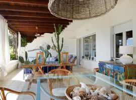 Is Molas Scenic Retreat, Panoramic near Pula Chia