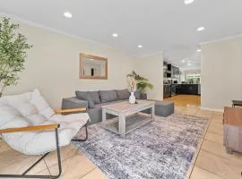35674 - Newark Family-Friendly 4BR 3BA Retreat