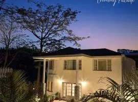 Bella Casa, 3BR Villa Mountain Views & PVT Lawn