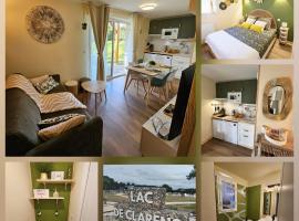 Le Trésor du Lac - Casteljaloux - Lac de Clarens - Appartement - Piscine - Parking - WIFI - Accès privée Plage - Golf - Casino - Terra Aventura - So Vélo, hotel in Casteljaloux