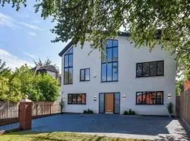 Glams beautiful luxury home