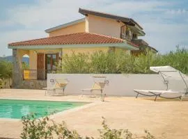 Appartamento Posada 6 posti letto con piscina e parcheggio vicino al mare