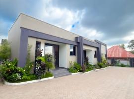 Jayson Comfort Motel, Hotel in Kitukutwe