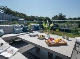 Pineawn luxury on golf course, near beach