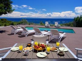 Luxury Villa Marina with private access to the sea!, Hotel in Kefalonia