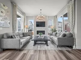 Rooftop Sunset Escape BBQ & Billiards Sleeps 8