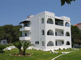 Maistrali Studios Skiathos, viešbutis mieste Koukounariesas